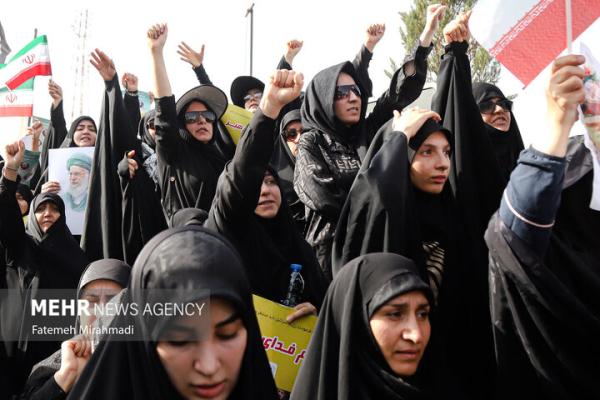 فریاد «مرگ بر اسرائیل» و«مرگ بر امریکا» در مراسم خاکسپاری شهید طهرانچی