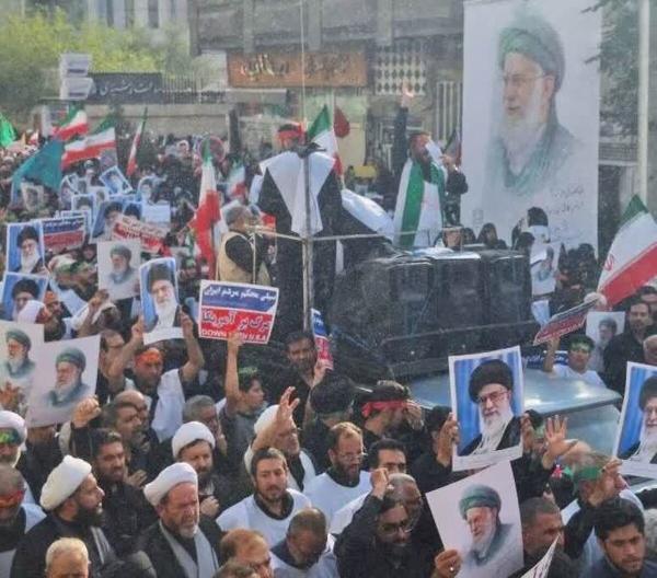 مردم قم در تجمع حماسی «عهد خون» با ولایت تجدید بیعت کردند