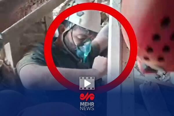 زنده پیدا شدن ٣ نفر از زیر آوار یک منزل مسکونی مورد هدف رژیم اسراییل