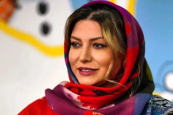 سلفی فریبا نادری با میکاپ رنگی و تابستونی در هوای رمانتیک + عکس