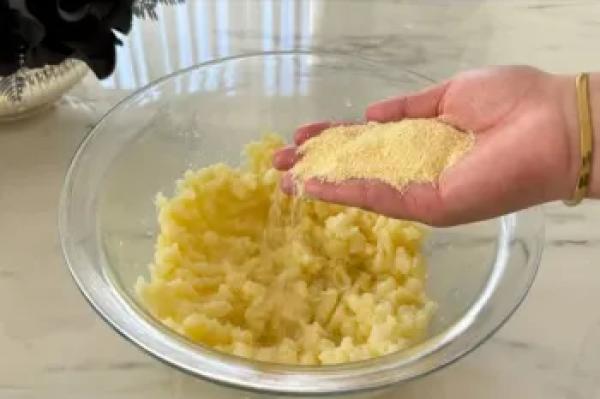 غذا با سیب زمینی / طرز تهیه شام خوشمزه و مجلسی با سیب زمینی و آرد