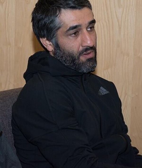حضور هنرمندان و چهره های فوتبالی در مراسم عزای مادر پژمان جمشیدی/ از سروش صحت تا عادل فروسی پور همه بودند+عکس