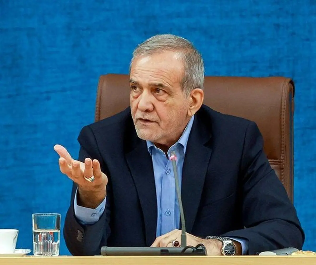 پزشکیان: اجبار حجاب و برهنگی مورد پذیرش نیست+عکس
