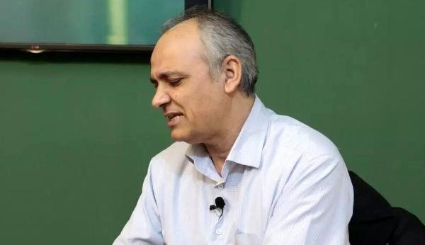   انتقاد تند و تیز زیدآبادی از عادی‌سازی جنگ 
