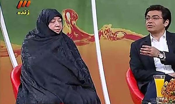 (ویدئو) شعرخوانی احساسی فرزاد حسنی برای مادر آسمانی‌اش در برنامه زنده /هوا خوبه تو هم خوبی...