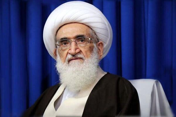 آیتالله نوری همدانی: تهدید آیتالله خامنهای، حکم محاربه دارد
