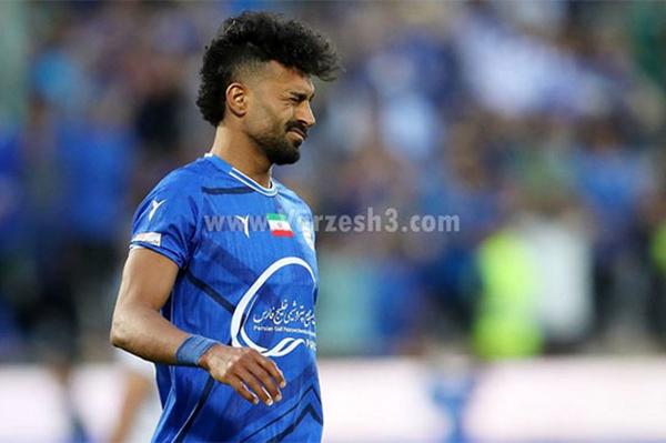   رامین با استایل خاص خود وارد باشگاه استقلال شد 