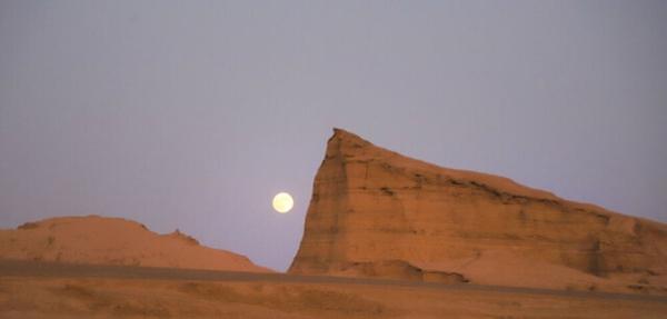 شنهای کمارزش بیابان به مصالح ساختمانی تبدیل میشوند