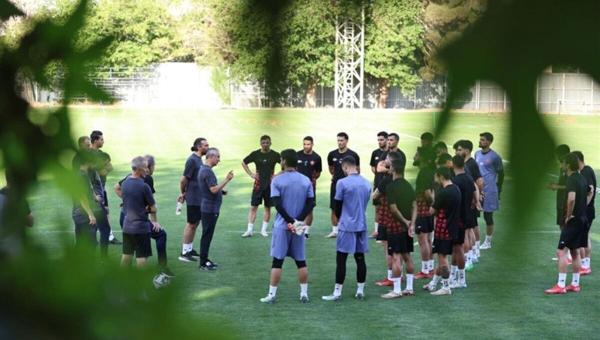 اسماعیل کارتال و پرسپولیس: اردو در هالهای از ابهام؛ سرنوشت تمرینات چه میشود؟