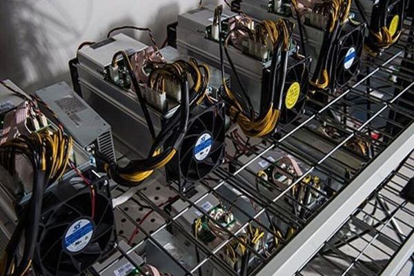 فعالیت ماینرهای غیرمجاز در یک واحد مسکونی
