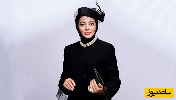 تصویری جالب از پدر خوشتیپ و مادر کم سن و سال رزیتا غفاری در روز عقدشان در لباس عروس و دامادی با رونمایی از لحظه دست کردن حلقه نامزدی