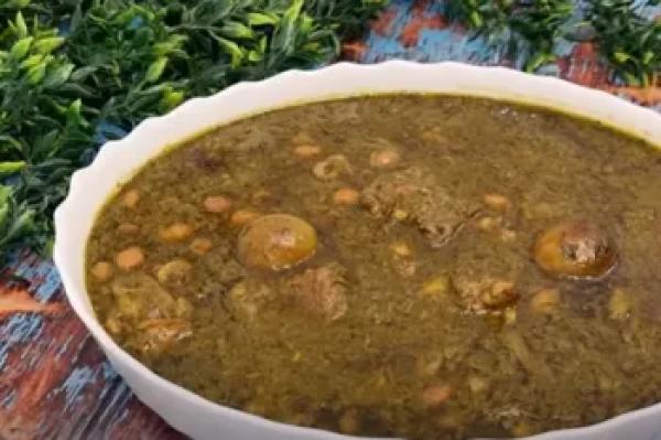 قورمه سبزی جنوبی خوزستانی؛ انفجار طعم و عطر در دل یک غذای اصیل ایرانی