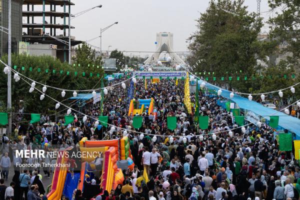 مهمونی غدیر، در ادامه اجتماع روز غدیر است؛ دستبوس غدیری‌ها هستم