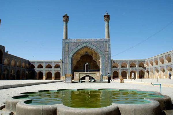 ادعای ذخیره اورانیوم غنی شده در مکان های باستانی اصفهان | ماجرا چه بود؟