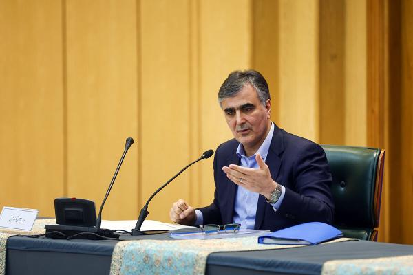 بازدید سرزده رئیس‌کل بانک مرکزی از برخی شعبات بانکی