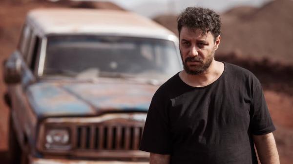 فرار جواد عزتی از زندان و شروع سرقت‌های مسلحانه
