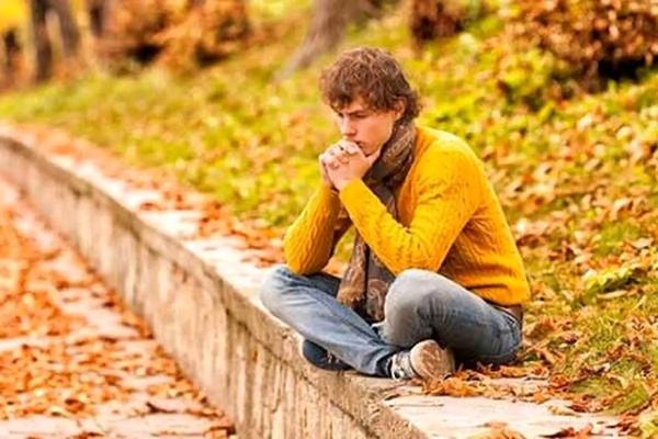   افسردگی در این سنین اوج می گیرد/ درمان افسردگی فقط با دارو نیست! 