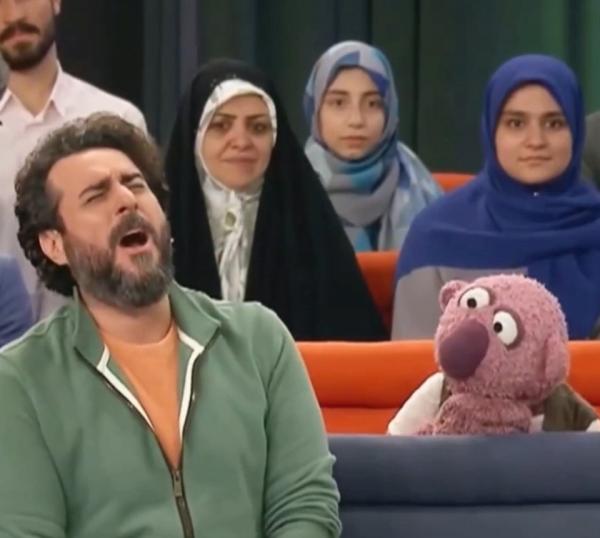 ویدئو/ اجرای بی نظیر محسن کیایی با آهنگ علیرضا قربانی/ دنیا برای از تو سرودن مرا کم است... اکسیر من نه این که مرا شعر تازه نیست