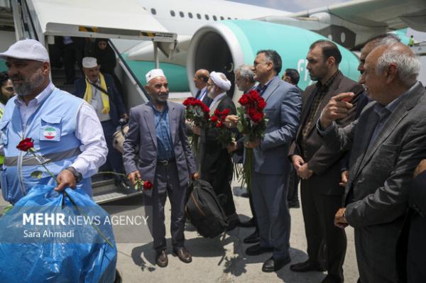 ورود نخستین گروه حجاج ایرانی به فرودگاه مشهد