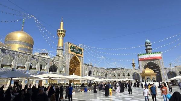 نصب کتیبه ویژه ولادت امام کاظم(ع) در حرم حضرت رضا(ع)