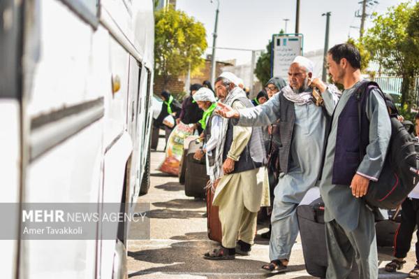 خروج ۳۸۰ هزار تبعه غیر مجاز افغان از مرز دوغارون