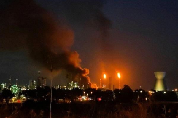 پالایشگاه حیفا در آتش موشک‌های ایران‌/‌ اسرائیل با بحران کمبود سوخت مواجه شد 