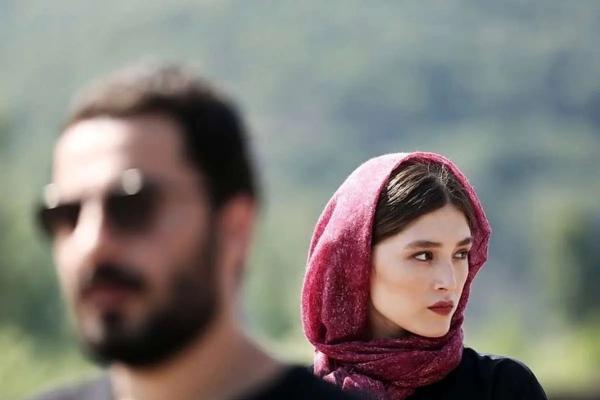 فرشته حسینی: حال پدرم خوبه و چون مدارک قانونی دارن آزاد شدن و عذرخواهی کردن و اعلام کردن افغانستانی های داری مدارک اقامتی رو نباید دستگیر کنن +عکس