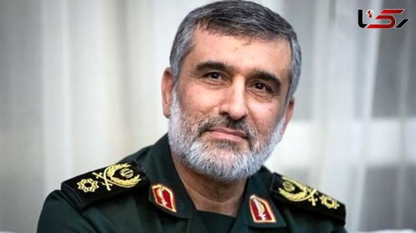 نگاهی به سنگ مزار ساده سردار حاجی زاده و سردار سلامی / نوشته روی سنگ فرمانده هوا فضای سپاه 