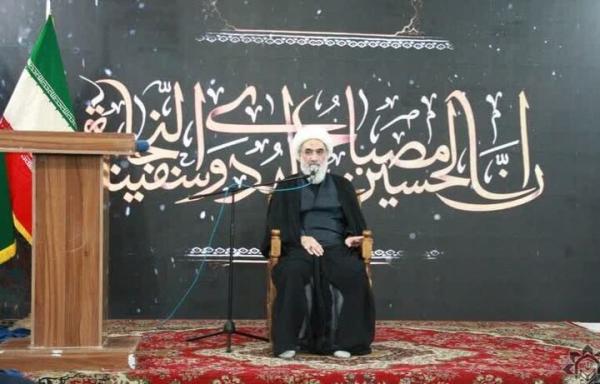 نسل امروز باید با قهرمانان واقعی انقلاب آشنا شوند