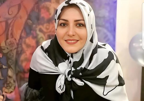 حضور المیرا شریفی مقدم در خانه ابدی پدرش و ثبت یک سلفی تلخ!+عکس/ روحشون شاد چقد جوون بوده