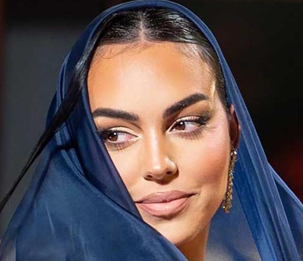 (عکس) اولین روز مادر شدن جورجینا همسر رونالدو در بیمارستان/ چه ذوقی کردن پدر پسری