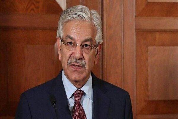 وزیر دفاع پاکستان: به هر شکل ممکن کنار ایران ایستاده‌ایم