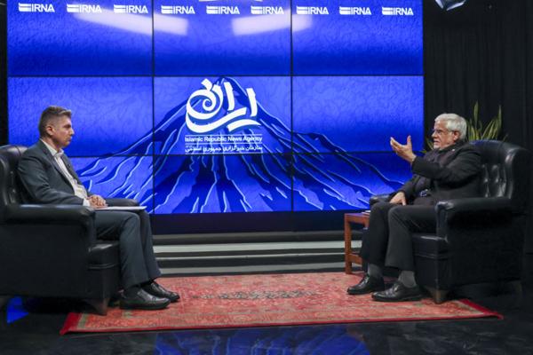 عارف: از سخنان رهبری الزام به تغییر را برداشت کردم
