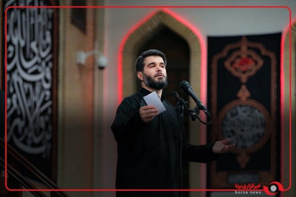  لحظاتی از مداحی میثم مطیعی در مراسم عزاداری سید و سالار شهیدان(علیه‌السلام) در حسینیه امام خمینی(ره) 