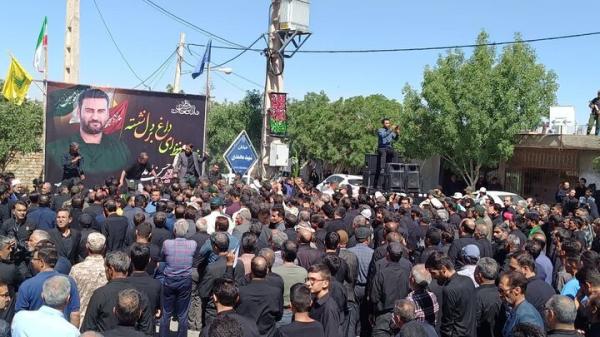 شهید حسن احمدی در زاوه تشییع شد