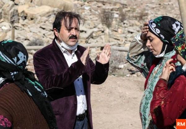   عکسی از بازیگر سریال «نون خ» پای دیگ نذری 