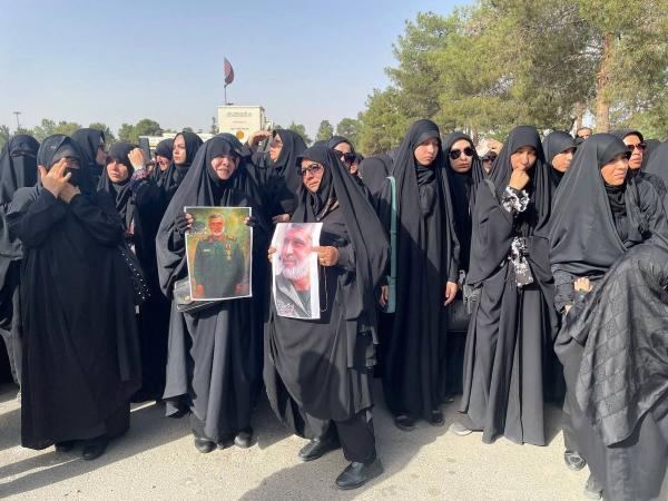 آغاز مراسم خاکسپاری شهید حاجیزاده و شهید باقری