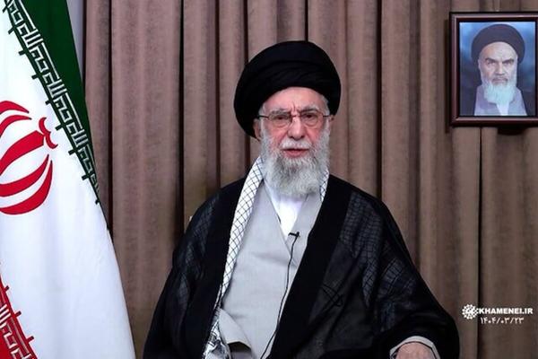 رهبر انقلاب: ملت در کنار هم، بدون هیچگونه تفاوتی در خواستهها، ایستادند