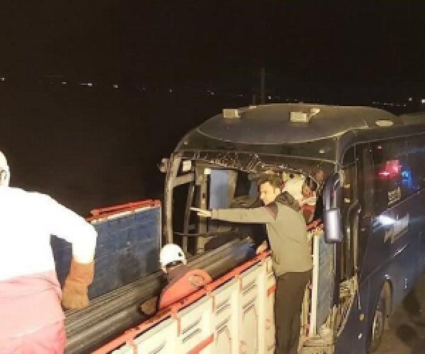  تصادف مرگبار اتوبوس و تریلی در جاده قزوین - زنجان 