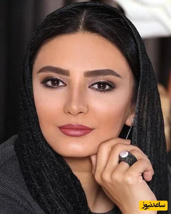 لیندا کیانی با دوستانش در تماشاخانه ایران شهر به تماشای تئاتر مینشینند