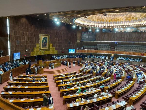 مجلس پاکستان در حمایت از ایران و محکومیت حمله اسرائیل قطعنامه تصویب کرد