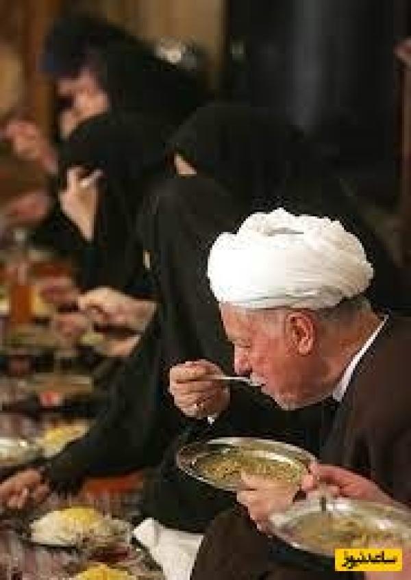 دختر بزرگ مرحوم هاشمی رفسنجانی: صبحانه بابا پنیر و عسل با نان سنگک و گاهی مغز گردو و مغز پسته و شیر بود. نان خشکه های محلی رفسنجان را هم...
