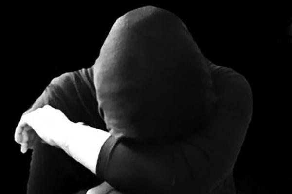 دختر آفتاب‌ مهتاب‌ ندیده در دام مرد متأهل قاچاقچی | با هر جمله‌اش بیشتر عاشقش می‌شدم!