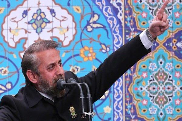 شعر خوانی حماسی در شب ولادت امام موسی کاظم(ع)؛ حرم مطهر امام رضا(ع)