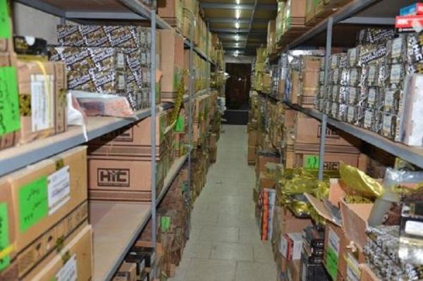 کشف انبار احتکار ابزارآلات صنعتی در کرمان/مخلان بازار منتظر مجازات سخت باشند