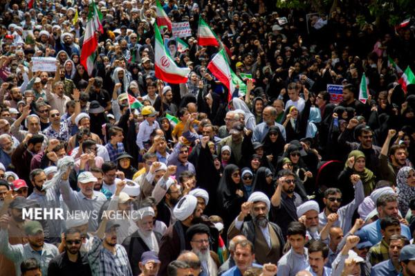 راهپیمایی قمی ها در حمایت از رهبر معظم انقلاب