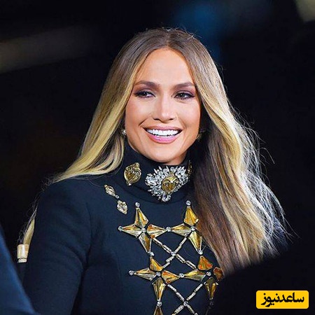یادی کنیم از تیپ و استایل جنجالی جنیفر لوپز در جشن سال نو 2023