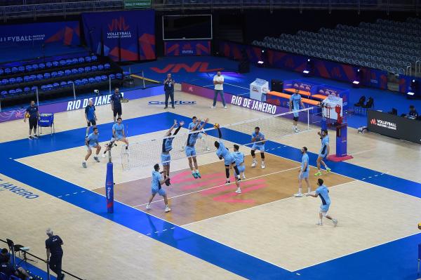 ایران در تیررس FIVB؛ تیم ملی زیر سایه محرومیت/ پشت پرده بدهی ۲۱۰ هزار دلاری صداوسیما!