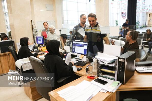 کاهش ساعات کاری ادارات و بانک‌های قم به دلیل شرایط اضطراری از ۲۸ خرداد