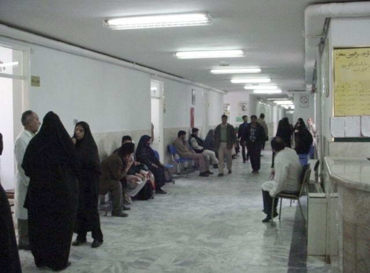 کمبود تخت بیمارستانی در جنوب تهران | ساخت بیمارستان جدید بهارلو را معطل گذاشته‌اند